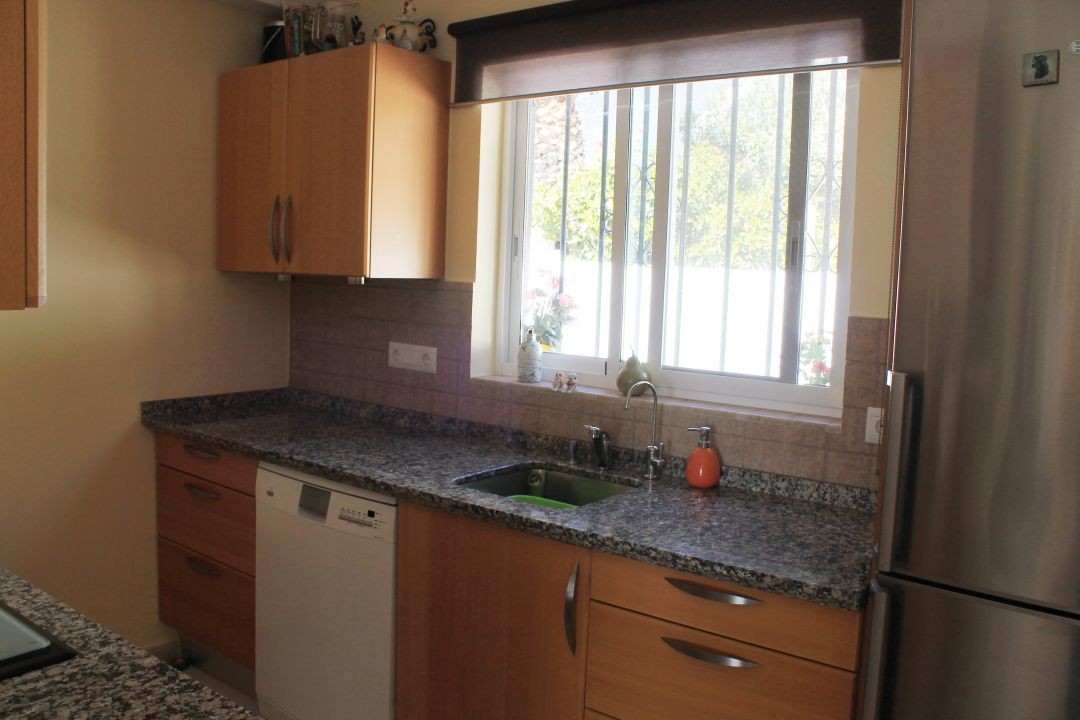 Chalet independiente en venta en Caleta de Velez